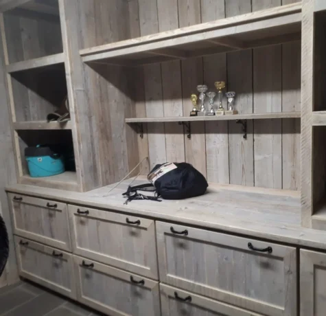 Hout Maatwerk op Maat Tafels, Maatkasten, Keukens & Meer