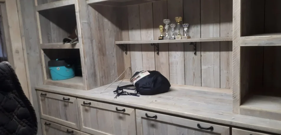 Hout Maatwerk op Maat Tafels, Maatkasten, Keukens & Meer