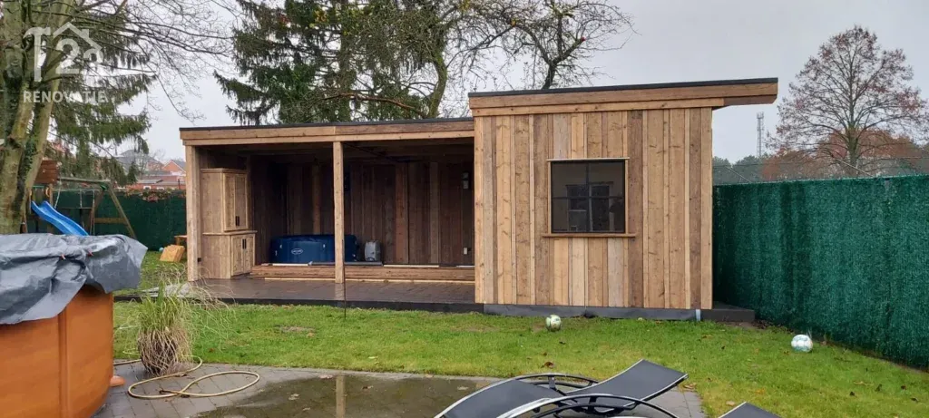 terrasoverkapping met tuinhuis